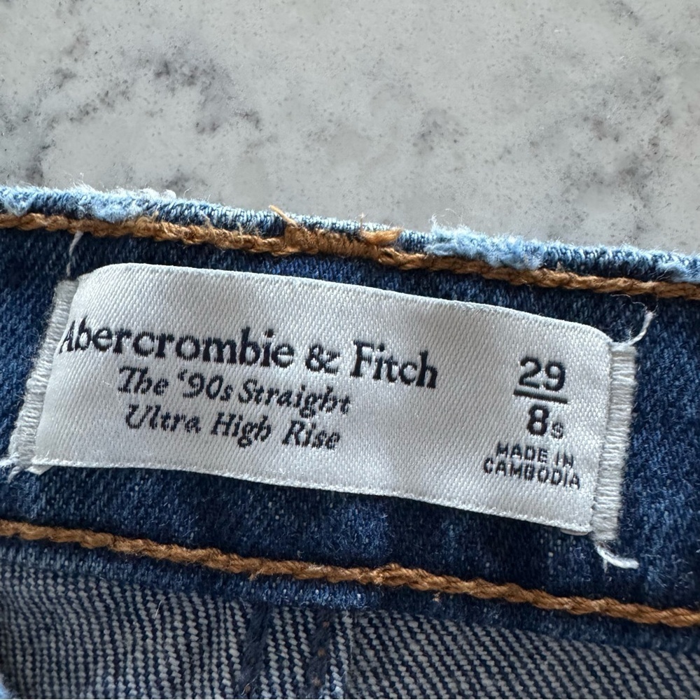 Abercrombie & Fitch Ultra High Rise 90s Straight Jean
Color: DARK - Picture 7 of 7